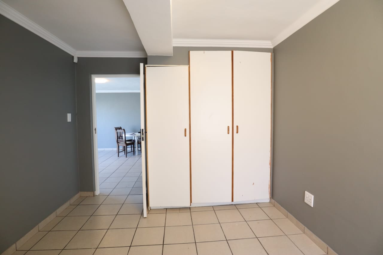 5 Bedroom Property for Sale in Kleinmond Western Cape